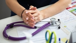 Врач рассказала, как магнитные бури влияют на самочувствие людей