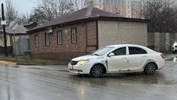 Школьник в Ставрополе попал под машину, пытаясь перейти дорогу в неположенном месте