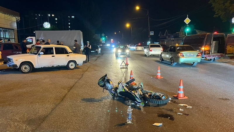 Двое подростков угнали у родителей питбайк и пострадали в ДТП в Минводах