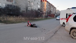 Мотоциклист пострадал в аварии с легковушкой в Минводах 