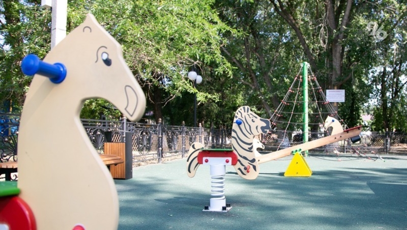 Детскую площадку установили в станице Новоалександровского округа 