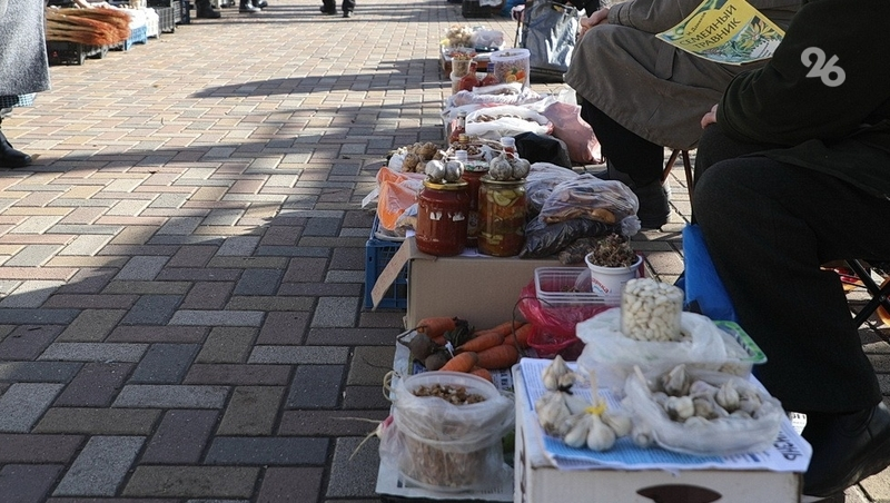 В Ессентуках защитник нелегальных торговцев пообещал «откусить нос» проверяющим 