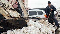 Более 80 единиц спецтехники вышли на расчистку дорог Ставрополя от снега