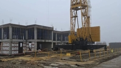 На Южном обходе Ставрополя возводят каркас здания нового детсада на 300 мест