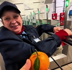 Нину Бандур со Ставрополья москвичи назвали самым приветливым контролёром страны