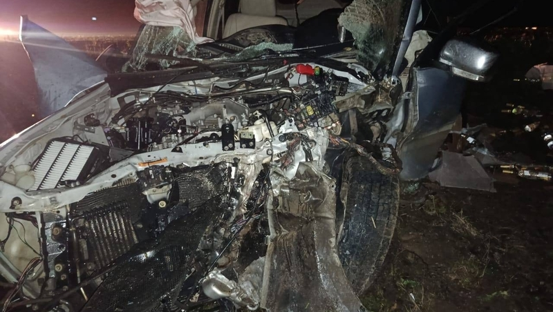 Злостный нарушитель ПДД за рулём иномарки въехал в дерево на Ставрополье