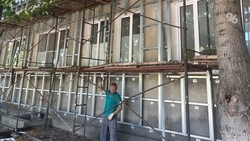 К отделке фасада приступили в сельской больнице Минераловодского округа 