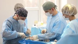 Врачи пятигорской больницы спасли руку пациента, вшив её в живот