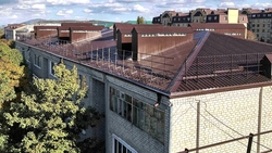 Пятиэтажку с 37-летней историей накрыли металлопрофилем в станице на Ставрополье