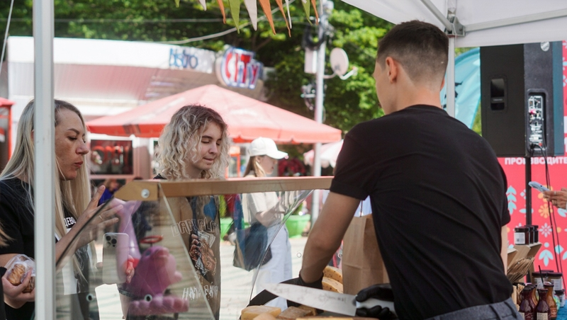 Местные производители представили свои товары на Ставропольском маркете