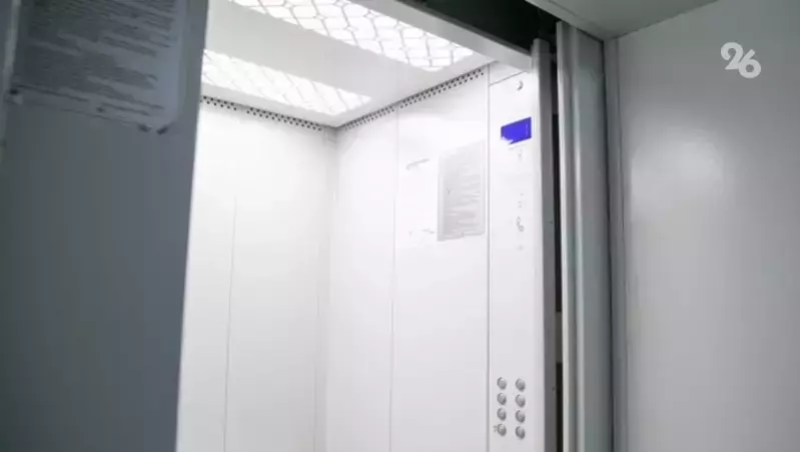 Губернатор Владимиров взял на контроль жалобу ставропольчанки на сломанный лифт