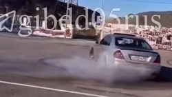 Водитель, который дрифтил у Стены Памяти в Дербенте, лишился автомобиля