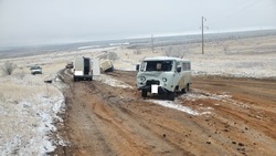 Mercedes и УАЗ столкнулись на встречке в Шпаковском округе