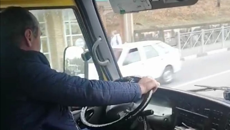 Глава Кисловодска прокомментировал ситуацию с маршрутчиком, смотревшим видео за рулём
