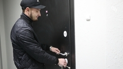 Ждали девять лет: ставропольским детям-сиротам вручили ключи от квартир