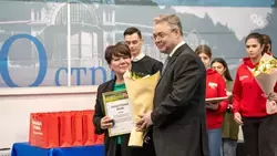 «Стремятся делом приносить пользу» — губернатор Владимиров наградил волонтёров в Ставрополе