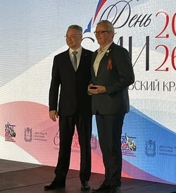 Глава Ставрополья вручил журналисту «Победы26» медаль «За доблестный труд»