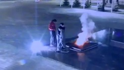 Поглумившихся над мемориалом «Вечный огонь» в Невинномысске вандалов арестовали