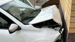 Протаранивший многоэтажку в Ставрополе водитель оказался бесправником