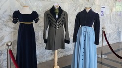 В Кисловодске открылась уникальная выставка нарядов эпохи Михаила Лермонтова 