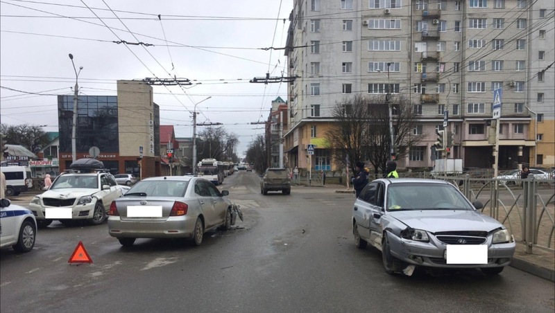 Супруги-пенсионеры пострадали в тройном ДТП в Ставрополе 