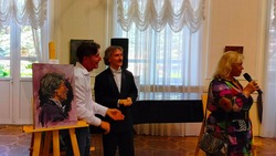Испанский художник подарил пианисту Евгению Михайлову его портрет в Кисловодске