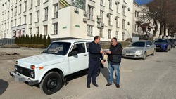 Участникам СВО передали автомобиль из Железноводска 
