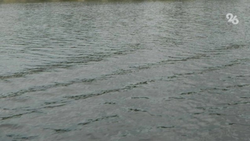 Жители Махачкалы спасли ребёнка и мать из тонущей машины