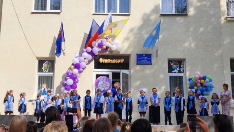 Кисловодские педагоги приняли участие в праздновании 1 сентября в ЛНР
