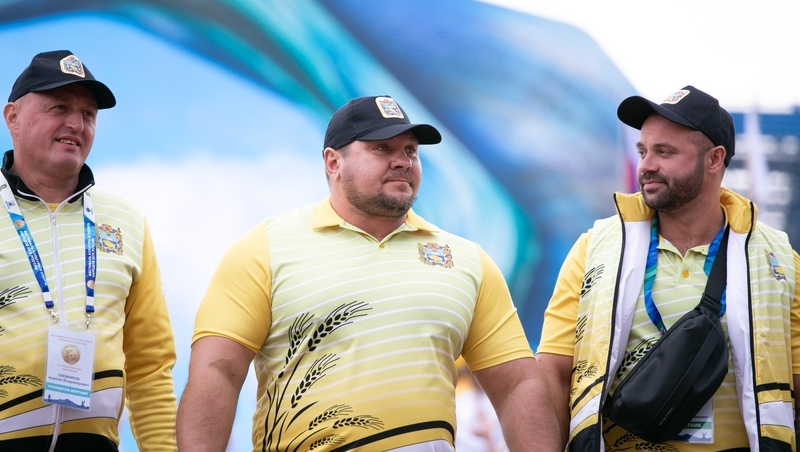 Ставропольские силачи перетащат автобус с пассажирами для установления рекорда России