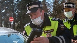 14 нарушений ПДД выявили автоинспекторы в поездке свадебного кортежа в Ессентуках