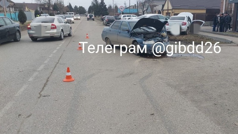 В тройном ДТП на Ставрополье погиб пенсионер — водитель иномарки
