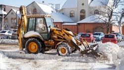 Весеннюю уборку дорог начали коммунальные службы Пятигорска 