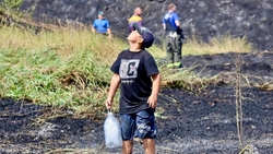 Мальчика, принёсшего воду пожарным во время тушения огня, ищут в Ставрополе