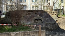 На разрушение исторической стены пожаловались жители Ставрополя 