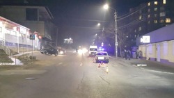 Невнимательный водитель сбил двух пешеходов на зебре в Кисловодске