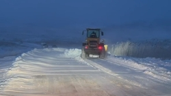 На участке автодороги в Андроповском округе ограничили движение всех видов транспорта 