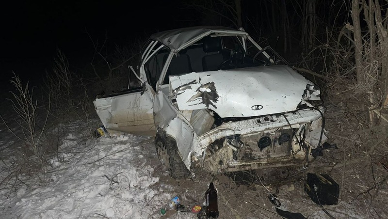 Пьяный водитель улетел в кювет в Арзгирском округе и сломал рёбра и ключицу