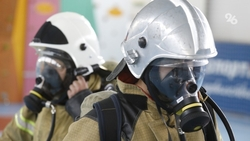 Два автомобиля сгорели на парковке в Ставрополе