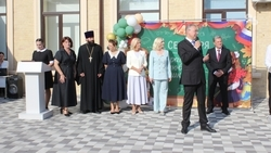 Владимир Владимиров 1 сентября посетил отремонтированную школу № 2 в Пятигорске