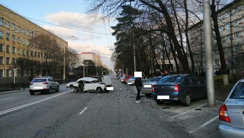 Четыре авто пострадали в Ставрополе из-за нарушения очерёдности проезда 