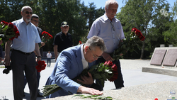 Губернатор Владимиров в Ставрополе почтил память ветеранов боевых действий