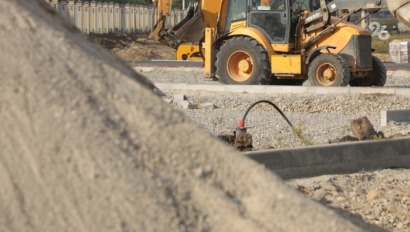 Губернатор Ставрополья проверил ход строительства поликлиники в Михайловске