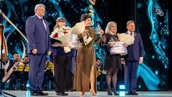 Делают мир добрее: в Ставрополе наградили победительниц конкурса «Женщина года — 2026»