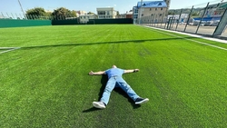 Мэр Пятигорска оценил покрытие нового футбольного стадиона