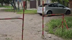 Мэр Кисловодска попросил горожан убрать самодельное заграждение на Киевской улице