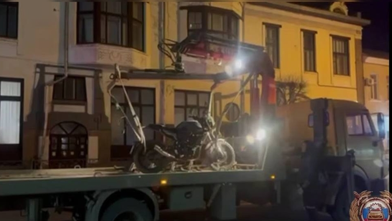 Автоинспекторы поймали пьяного мотоциклиста-бесправника в Ставрополе 