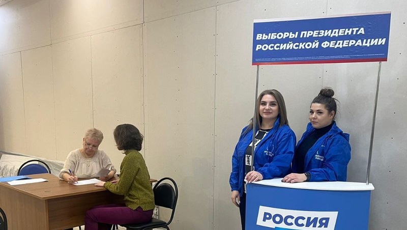 Восемь пунктов по сбору подписей в поддержку кандидата в президенты Путина открыли на Ставрополье