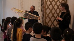 Выставка моделей военной и игровой техники прошла в Кировском округе 