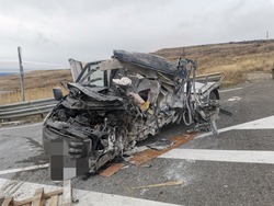 Водитель фургона разбился в аварии вблизи Ставрополя из-за упавшего телефона